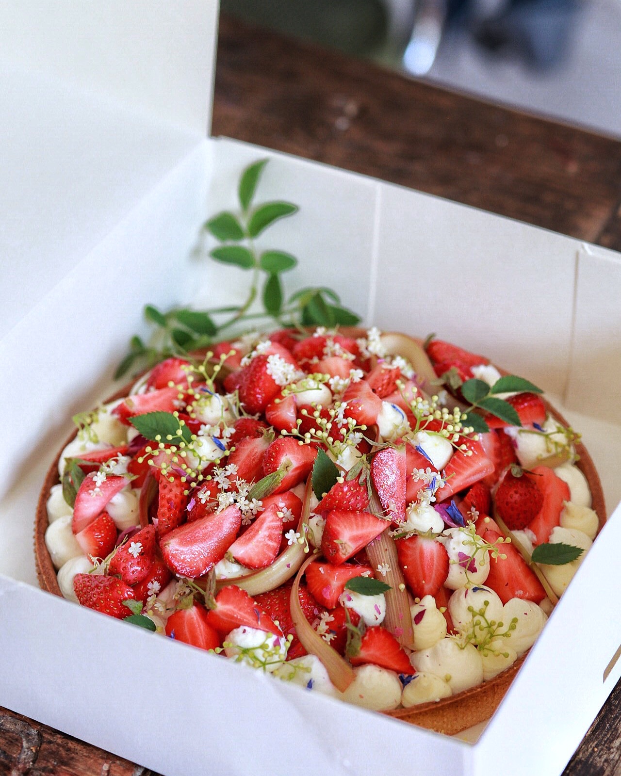 F9E26121-552E-41B6-BB16-36395D02F290 Tarte aux fraises - crème verveine 4/5 personnes
